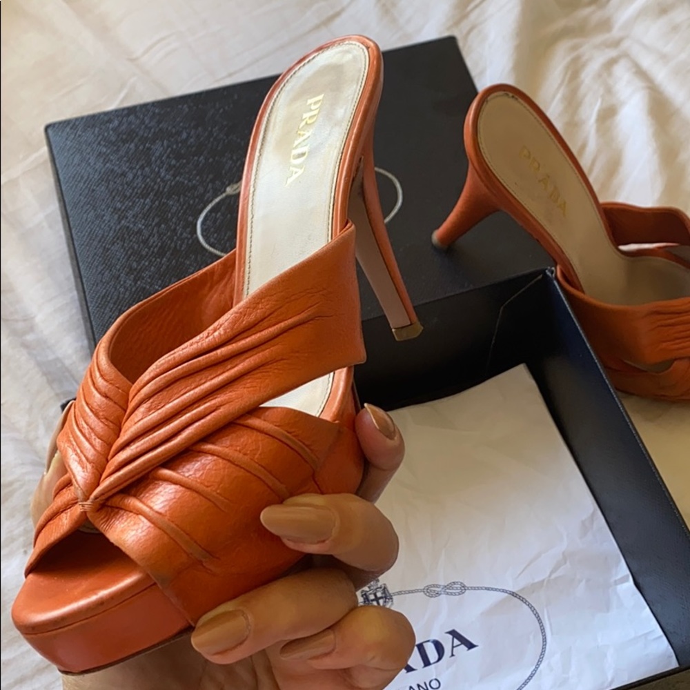 Prada peep toe stylish heels - Picture 2 of 6